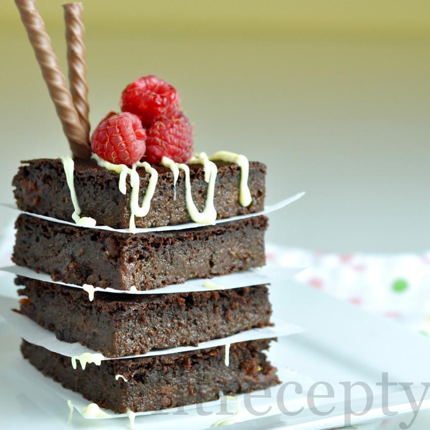 Priprav pre návštevu šťavnatý cuketový brownie - recept