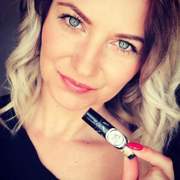 MARK Lip balm - obľúbený kakaovo kávový balzam s ochranným vitamínom E MARK scrub Slovensko 