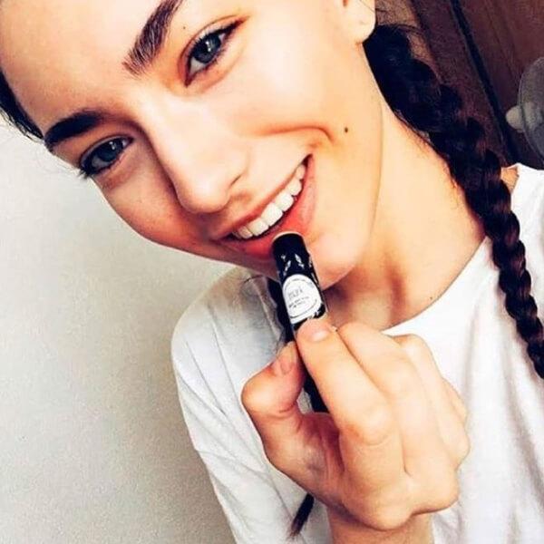 MARK Lip balm - obľúbený kakaovo kávový balzam s ochranným vitamínom E MARK scrub Slovensko 