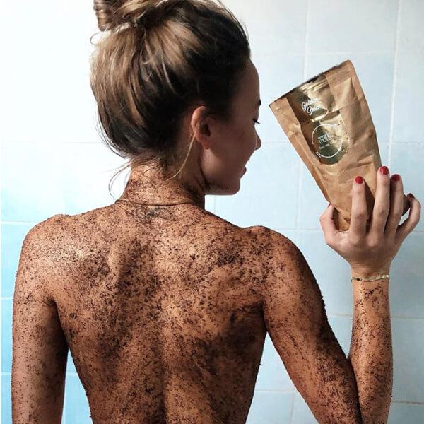 MARK coffee scrub Golden Shine - so zlatými trblietkami Scrub MARK scrub Slovensko 