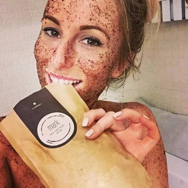 MARK coffee scrub Original - s kávovým olejom Scrub Forward Group 